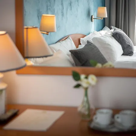 Palace Del Conero Szálloda 4*