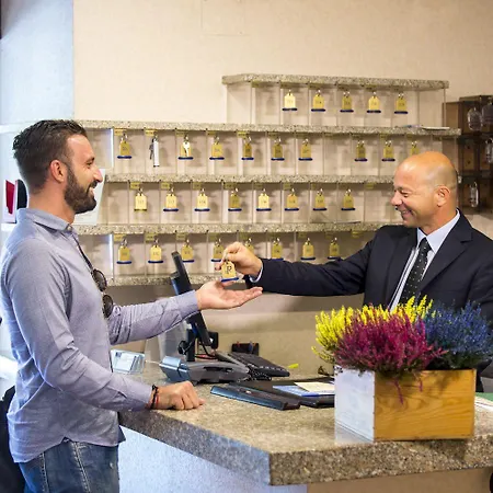 Palace Del Conero Hotell Osimo