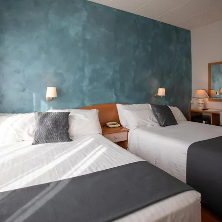Palace Del Conero מלון 4*