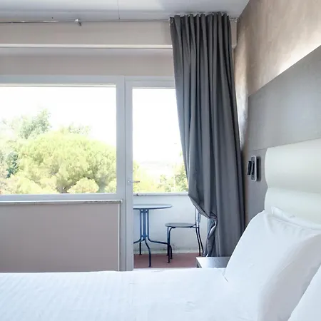 Palace Del Conero מלון 4*