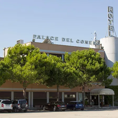 Palace Del Conero מלון אוסימו
