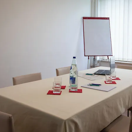 Palace Del Conero 4* אוסימו