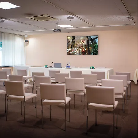Palace Del Conero מלון 4*