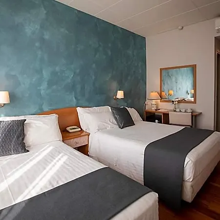 Palace Del Conero מלון 4*